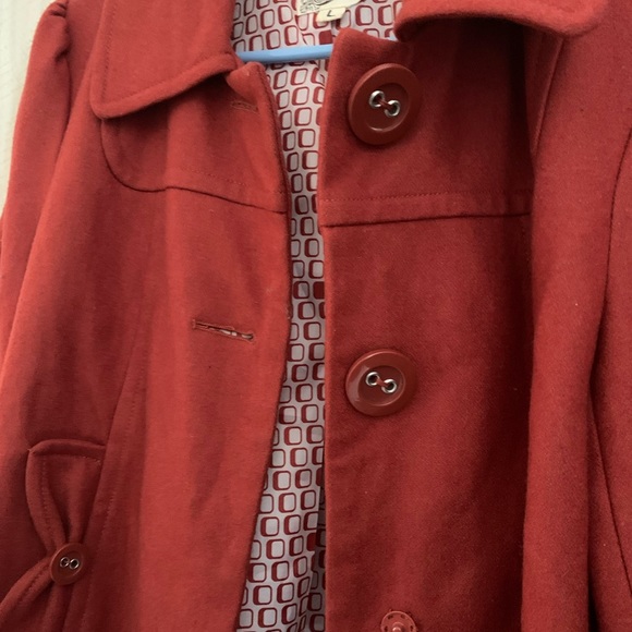 cape jacket w/ buttons - Picture 3 of 5